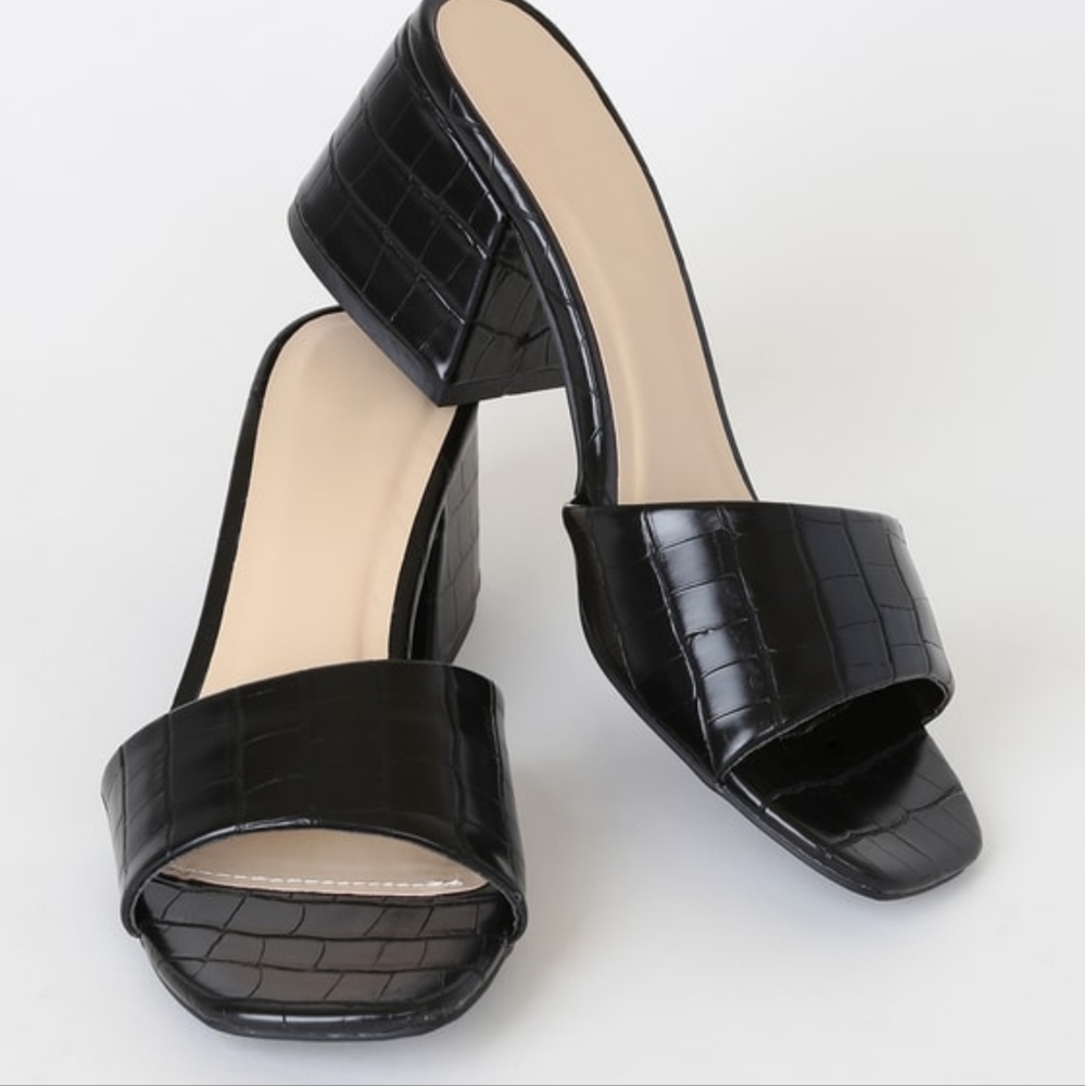 Sandals - Picture 3 of 4